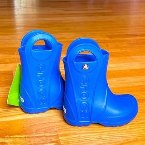 NWT Crocs children’s blue rain boots